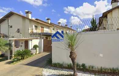 Imagem: A casa possui 3 Dormitórios, 4 Banheiros, 2 Vagas na garagem