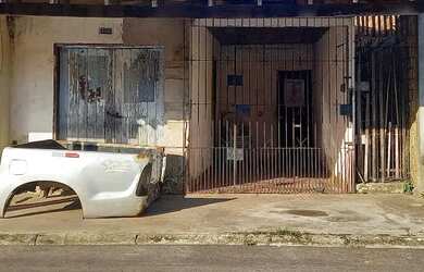 Imagem: A casa possui 2 Dormitórios, 1 Banheiro, 1 Vaga na garagem