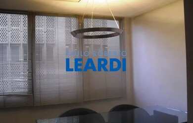 Imagem: O depósito possui 2 Vagas na garagem, 66m² de Área e está