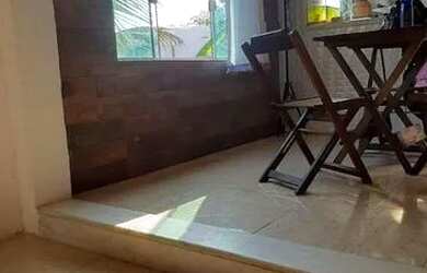 Imagem: A casa e possui 2 Dormitórios, Suítes, 1 Banheiro, 1 Vaga