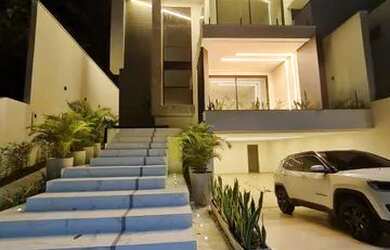 Imagem: A casa em condomínio à venda possui 5 Dormitórios, 5 Banheiros