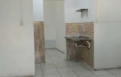 Imagem: A casa possui 1 Dormitório, 1 Banheiro e está localizado em