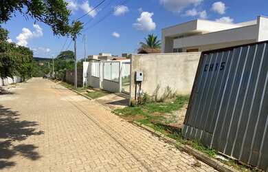 Imagem: A casa em condomínio possui 3 Dormitórios, 3 Banheiros e