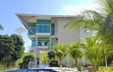 Imagem: O terreno e possui Dormitórios, Suítes, Banheiros, 360-0m²