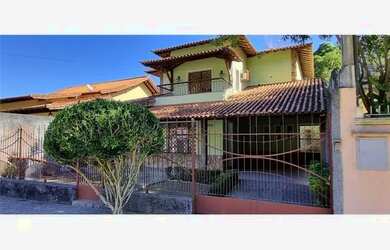 Imagem: A casa possui 5 Dormitórios, 5 Banheiros, 2 Vagas na garagem