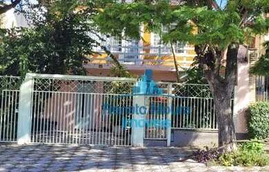 Imagem: A casa possui 5 Dormitórios, 5 Banheiros, 1 Vaga na garagem