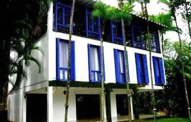 Imagem: A casa em condomínio possui 4 Dormitórios, 1 Banheiro, 360m²