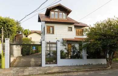 Imagem: A casa em condomínio possui 3 Dormitórios, 4 Banheiros, 2