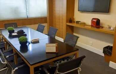 Imagem: O depósito possui 1 Vaga na garagem, 21m² de Área e está