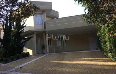 Imagem: A casa em condomínio possui 4 Dormitórios, 2 Banheiros, 2