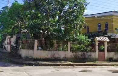 Imagem: A casa possui 3 Dormitórios, 2 Banheiros, 1 Vaga na garagem