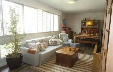 Imagem: O apartamento possui 4 Dormitórios, 4 Banheiros, 2 Vagas na