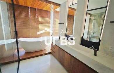 Imagem: O apartamento possui 4 Dormitórios, 5 Banheiros, 5 Vagas na