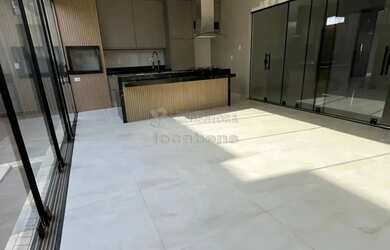 Imagem: A casa em condomínio possui 3 Dormitórios, 2 Banheiros, 2