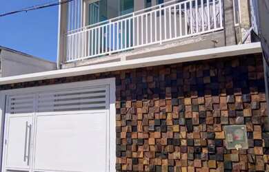 Imagem: A casa possui 2 Dormitórios, 2 Banheiros, 1 Vaga na garagem