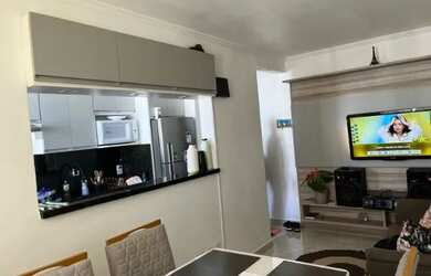 Imagem: O apartamento possui 2 Dormitórios, 1 Banheiro, 1 Vaga na garagem