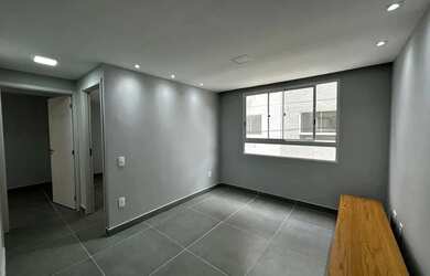 Imagem: O apartamento possui 1 Dormitório, 1 Banheiro, 1 Vaga na garagem