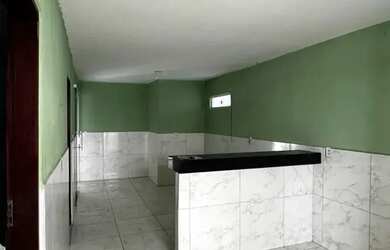 Imagem: A casa possui 2 Dormitórios, 1 Banheiro, 1 Vaga na garagem