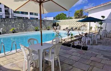 Imagem 2: Espaço para eventos com piscina