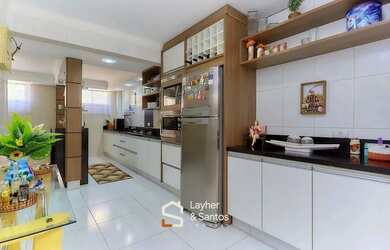 Imagem: A casa em condomínio possui 4 Dormitórios, 2 Banheiros, 2