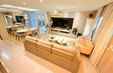 Imagem 2: Guaribas - Eusébio. 230m² de Área, 2 Vagas na garageme4 Dormitórios