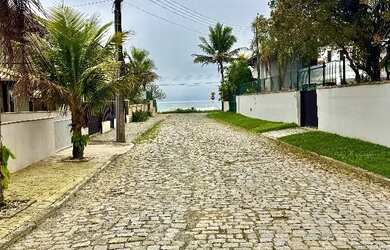 Imagem 2: Linda Casa na Praia de Itaguaçu - A Apenas 80m do Mar!