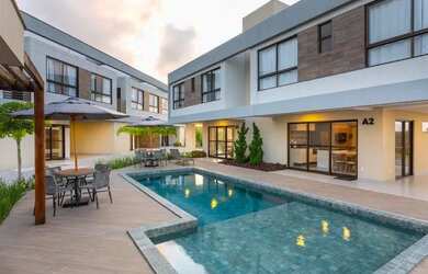 Imagem: A casa em condomínio possui 3 Dormitórios, 3 Banheiros, 2