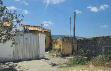 Imagem: A casa possui 2 Dormitórios, 1 Banheiro, 125m² de Área e