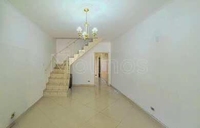 Imagem: A casa possui 3 Dormitórios, 2 Banheiros, 1 Vaga na garagem