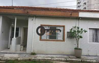 Imagem: A casa possui 2 Dormitórios, 1 Banheiro, 1 Vaga na garagem