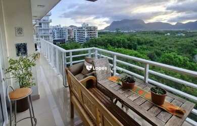 Imagem: O apartamento possui 3 Dormitórios, 3 Banheiros, 2 Vagas na