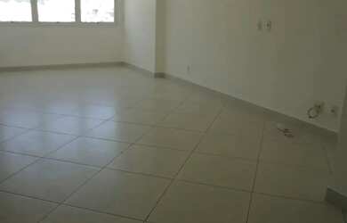 Imagem: O depósito possui 1 Vaga na garagem, 30m² de Área e está