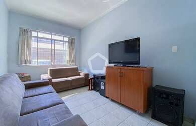 Imagem: A casa possui 3 Dormitórios, 1 Banheiro, 1 Vaga na garagem