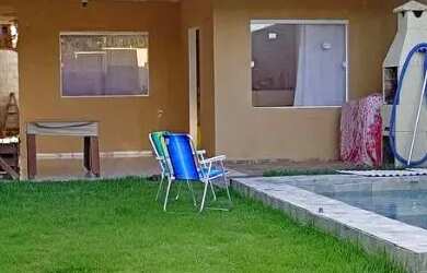 Imagem: A casa possui 2 Dormitórios, 2 Banheiros, 3 Vagas na garagem