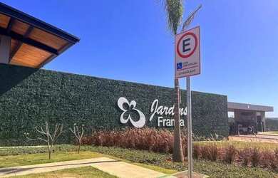 Imagem: O terreno possui 432m² de Área e está localizado em Jardins