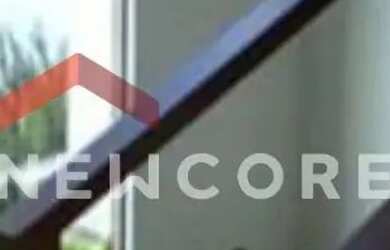 Imagem: A casa possui 4 Dormitórios, 4 Banheiros, 5 Vagas na garagem