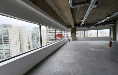 Imagem: O depósito possui 5 Vagas na garagem e 202m² de Área e está