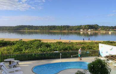 Imagem: A casa possui 5 Dormitórios, 5 Vagas na garagem, Churrasqueira