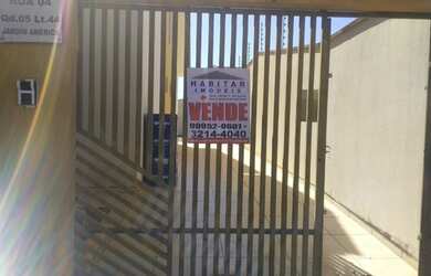 Imagem: A casa possui 2 Dormitórios, 3 Banheiros, 2 Vagas na garagem