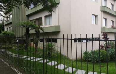 Imagem: O apartamento possui 3 Dormitórios, 1 Banheiro, 1 Vaga na garagem