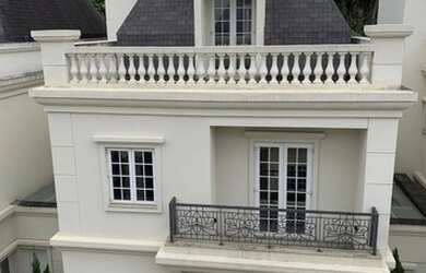 Imagem: A casa em condomínio possui 4 Dormitórios, 3 Banheiros, 5