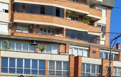 Imagem: O apartamento possui 2 Dormitórios, 2 Banheiros e 70m² de