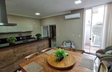 Imagem 5: Casa de condomínio para venda possui 200 metros quadrados com 3 quartos