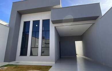 Imagem: A casa possui 2 Dormitórios, 2 Banheiros, 2 Vagas na garagem