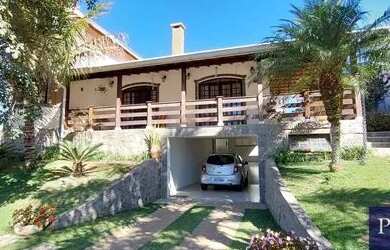 Imagem: A casa à venda possui 2 Dormitórios, 4 Banheiros, 2 Vagas