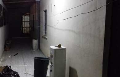 Imagem: A casa possui 2 Dormitórios, 1 Banheiro e está localizado