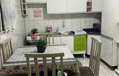 Imagem: A casa possui 1 Dormitório, 1 Banheiro e está localizado