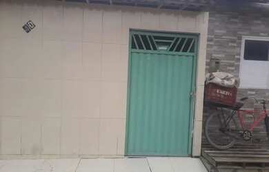 Imagem: A casa possui 2 Dormitórios, 1 Banheiro e está localizado