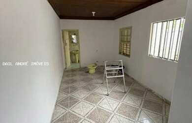 Imagem: A casa possui 2 Dormitórios, 1 Banheiro, 150m² de Área e