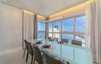 Imagem: O apartamento possui 3 Dormitórios, 4 Banheiros, 2 Vagas na